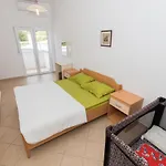 Villa Ozzi With 9 Bedrooms & Private Pool *