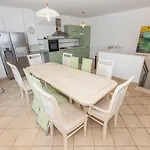 Ozzi With 9 Bedrooms & Private Pool Villa *