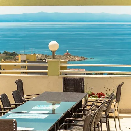 Ozzi With 9 Bedrooms & Private Pool Villa