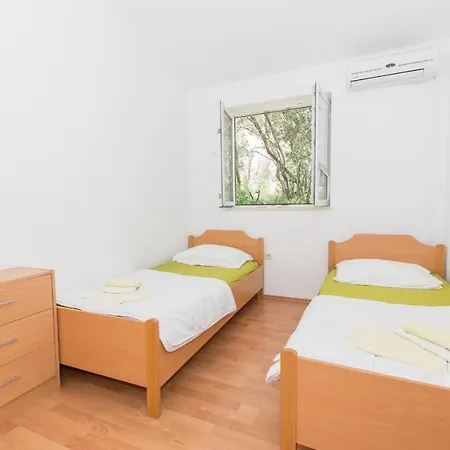 Ozzi With 9 Bedrooms&private Pool