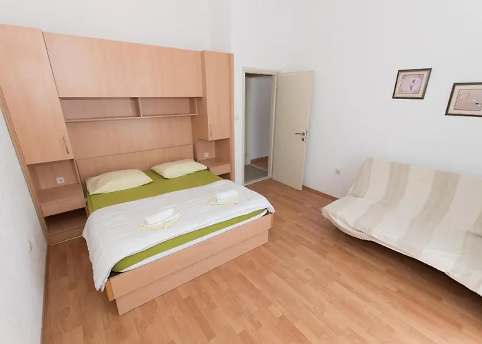Ozzi With 9 Bedrooms & Private Pool Willa