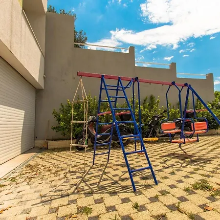 Villa Ozzi With 9 Bedrooms & Private Pool