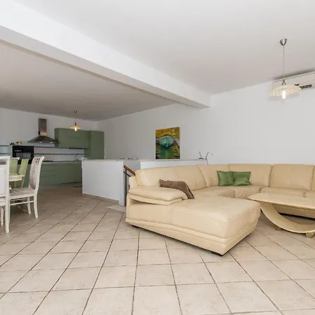 וילה Ozzi With 9 Bedrooms & Private Pool