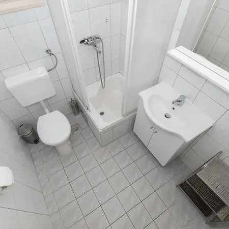 וילה Ozzi With 9 Bedrooms & Private Pool מאקרסקה