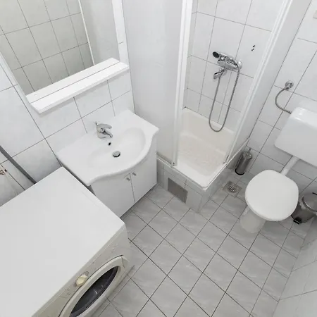 Ozzi With 9 Bedrooms & Private Pool וילה *