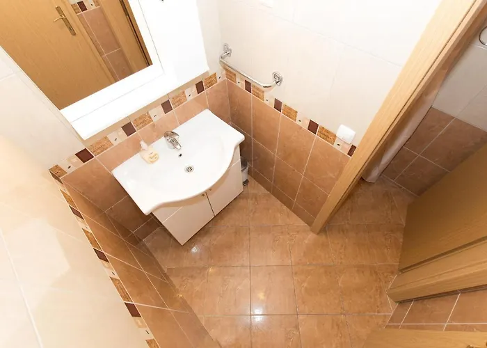 Ozzi With 9 Bedrooms & Private Pool *